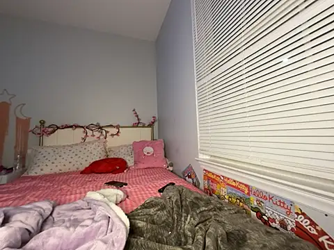 Snapshot of strip4faith chatting on February 16, 2:10 am strip4faith online show from February 16, 2:10 am