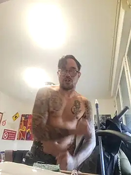 mileflav0r online show from December 3, 10:36 am