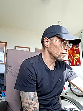 mileflav0r online show from May 3, 7:57 am
