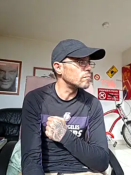 mileflav0r online show from May 6, 7:34 am