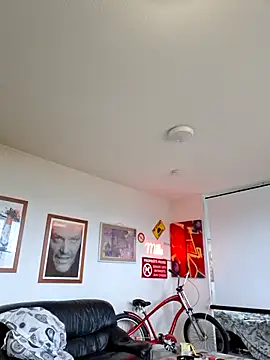 mileflav0r online show from April 2, 7:59 am