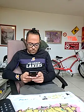 mileflav0r online show from May 18, 8:41 am