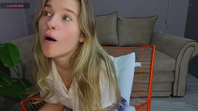 LinaCristonsen online show from January 10, 4:24 pm