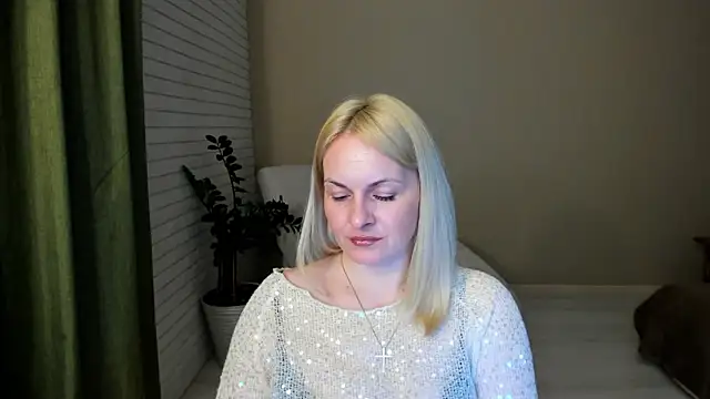 Alicee Gracee online show from February 7, 8:39 pm