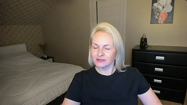 Alicee Gracee online show from November 24, 7:14 pm