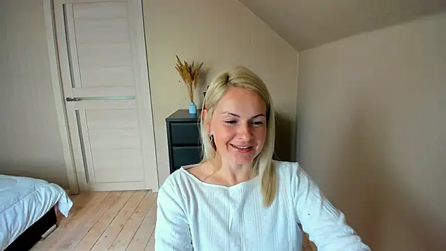Alicee Gracee online show from October 16, 7:27 am