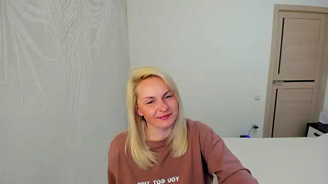 Alicee Gracee online show from March 29, 7:15 pm