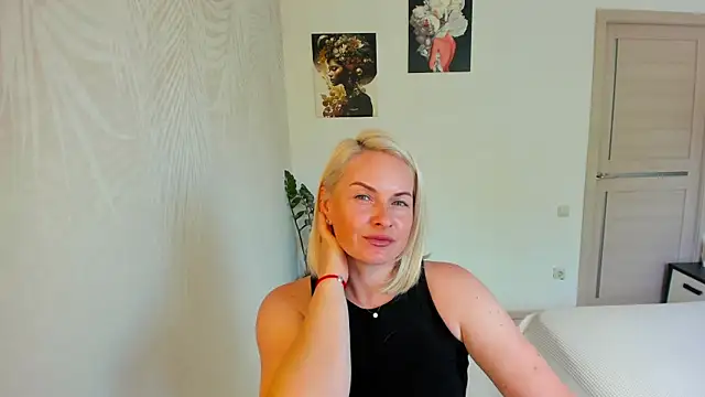 Snapshot of Alicee_Gracee chatting on July 13, 8:57 am Alicee Gracee online show from July 13, 8:57 am