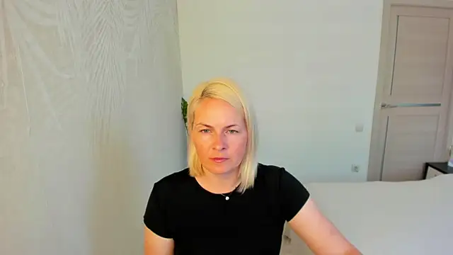 Snapshot of Alicee_Gracee chatting on June 10, 8:59 am Alicee Gracee online show from June 10, 8:59 am
