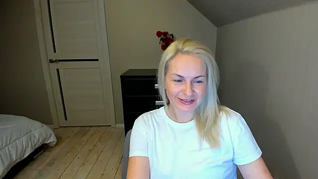 Alicee Gracee online show from October 9, 7:14 pm