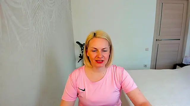 Alicee Gracee online show from April 23, 9:27 am