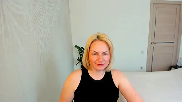 Alicee Gracee online show from April 24, 9:55 am