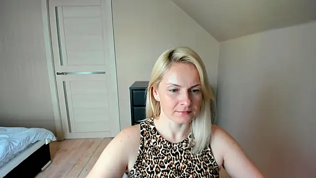 Alicee Gracee online show from March 14, 8:32 am