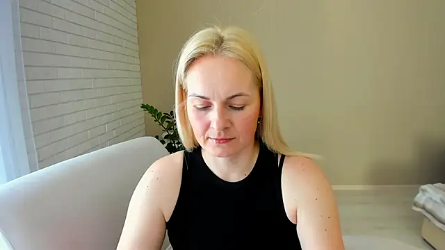 Alicee Gracee online show from March 11, 11:04 am