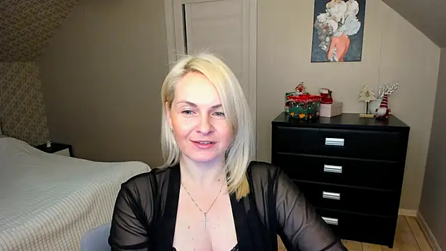 Alicee Gracee online show from December 5, 8:39 pm