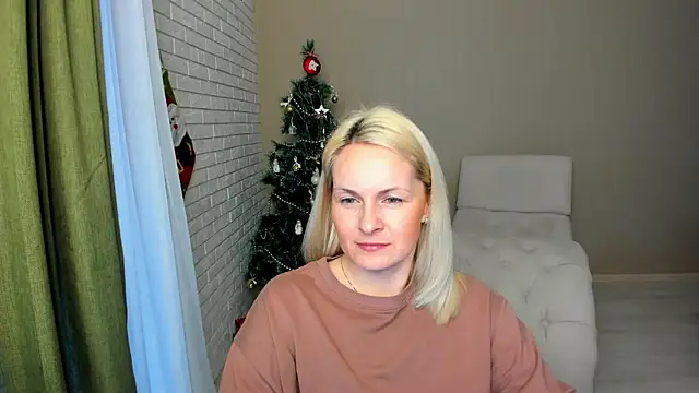 Alicee Gracee online show from December 17, 12:10 pm