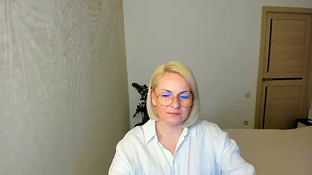 Alicee Gracee online show from April 14, 6:46 pm