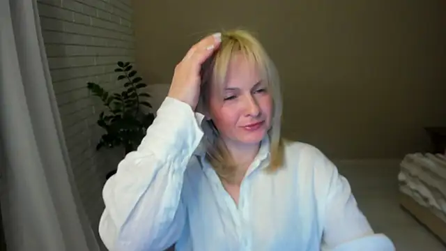 Alicee Gracee online show from February 17, 7:44 pm