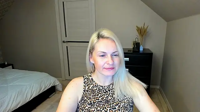 Alicee Gracee online show from November 7, 7:07 pm