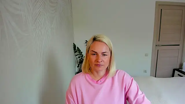 Snapshot of Alicee_Gracee chatting on June 26, 9:04 am Alicee Gracee online show from June 26, 9:04 am