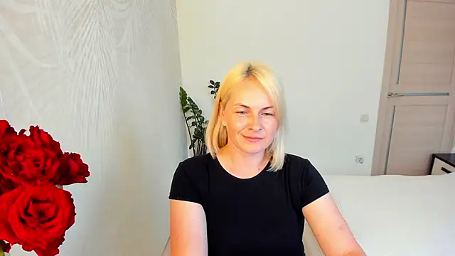 Snapshot of Alicee_Gracee chatting on June 15, 2:28 pm Alicee Gracee online show from June 15, 2:28 pm