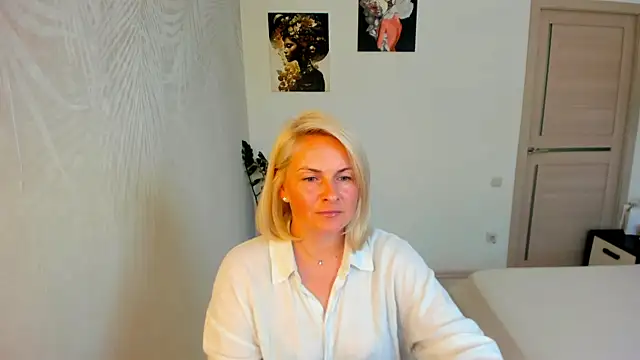 Snapshot of Alicee_Gracee chatting on July 9, 9:32 am Alicee Gracee online show from July 9, 9:32 am