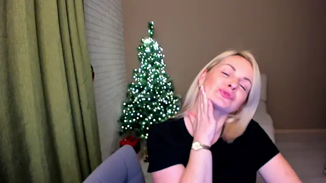 Alicee Gracee online show from December 13, 8:04 pm