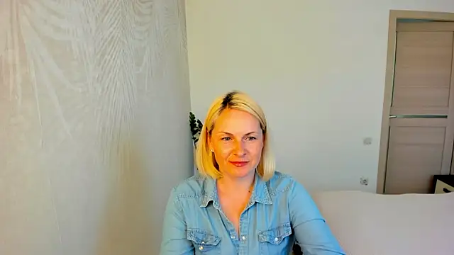 Alicee Gracee online show from May 22, 10:35 am