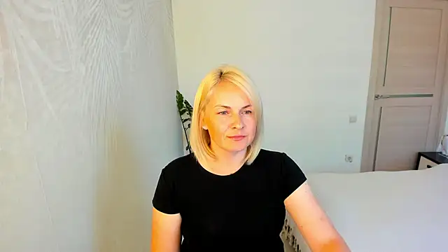 Snapshot of Alicee_Gracee chatting on June 12, 9:51 am Alicee Gracee online show from June 12, 9:51 am