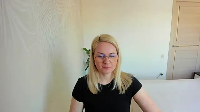 Alicee Gracee online show from March 24, 8:14 am