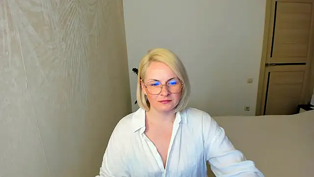 Alicee Gracee online show from April 15, 7:29 pm