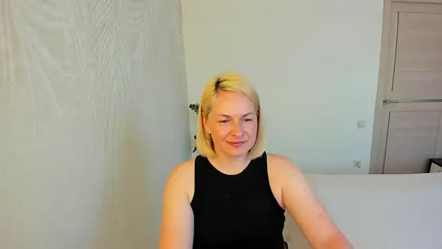 Alicee Gracee online show from May 8, 8:07 am