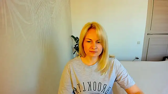 Alicee Gracee online show from March 22, 10:06 am