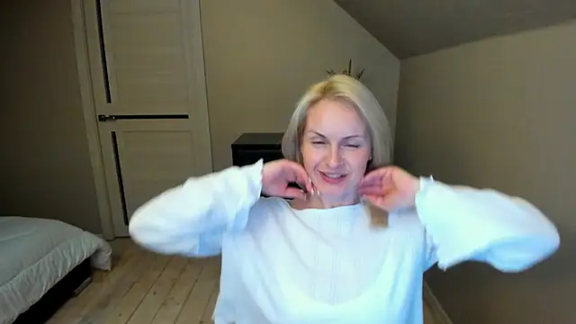 Alicee Gracee online show from February 14, 9:10 pm