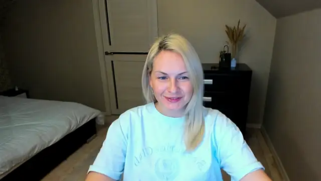 Alicee Gracee online show from November 6, 7:29 pm