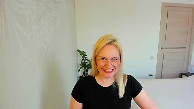 Alicee Gracee online show from March 30, 8:49 am