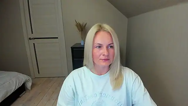 Alicee Gracee online show from October 12, 6:53 pm