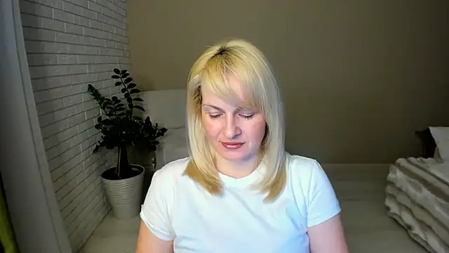 Alicee Gracee online show from February 24, 6:31 pm