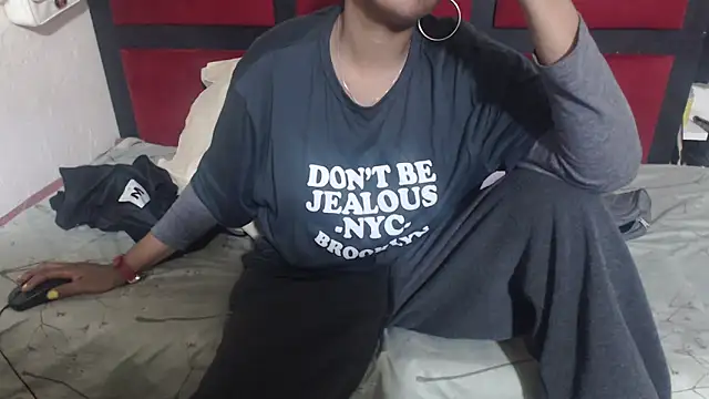 MaximTease24 online show from April 12, 7:50 pm