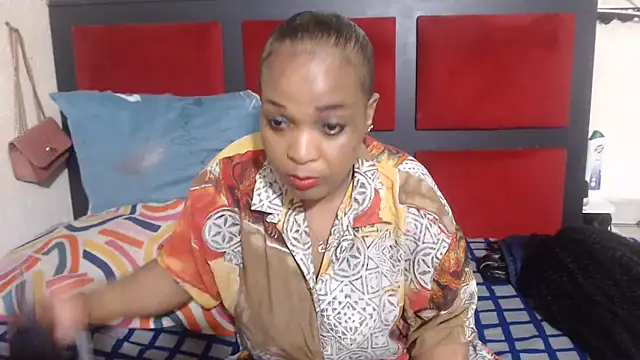 Snapshot of MaximTease24 chatting on July 7, 5:38 pm MaximTease24 online show from July 7, 5:38 pm