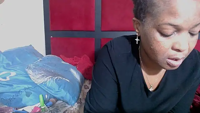 Snapshot of MaximTease24 chatting on June 7, 6:46 pm MaximTease24 online show from June 7, 6:46 pm