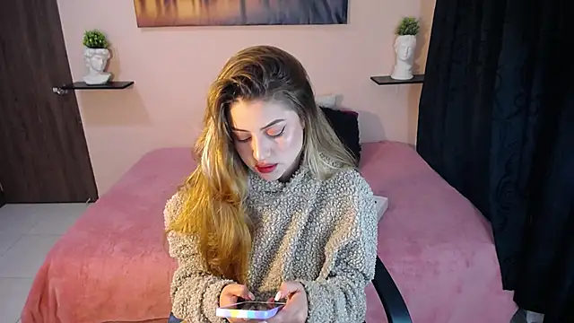 cristal-evanns online show from November 25, 3:18 am