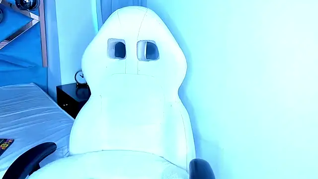 Snapshot of Lucii_fer_ chatting on November 25, 11:32 am Lucii fer online show from November 25, 11:32 am