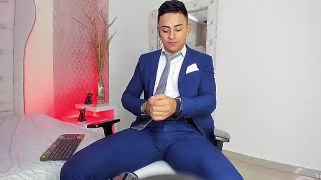 Lucii fer  online show from April 13, 12:20 pm