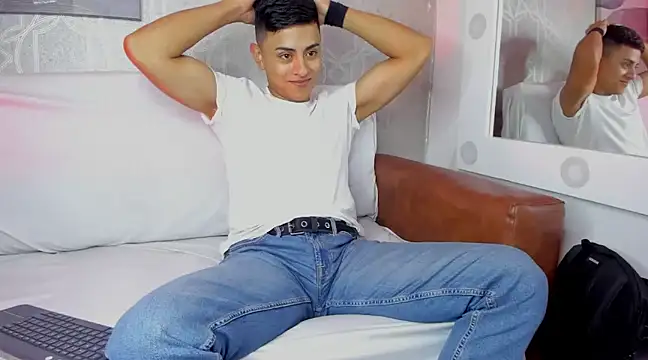 Lucii fer  online show from February 25, 2:37 pm