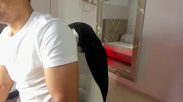 Snapshot of Lucii_fer_ chatting on December 1, 11:44 am Lucii fer online show from December 1, 11:44 am