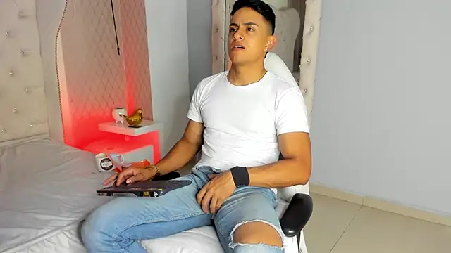 Lucii fer  online show from February 1, 11:52 am