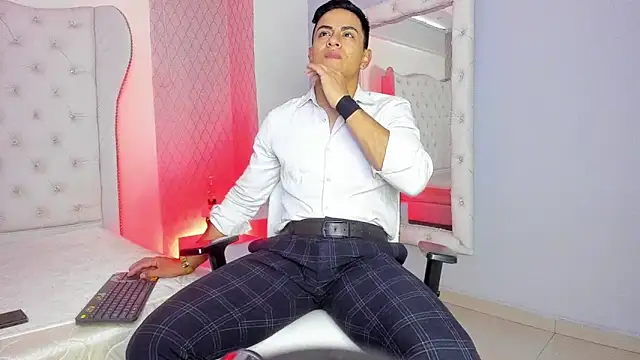 Lucii fer  online show from March 20, 11:44 am