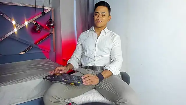 Lucii fer  online show from March 13, 11:26 am