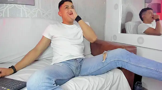 Lucii fer  online show from February 23, 2:46 pm
